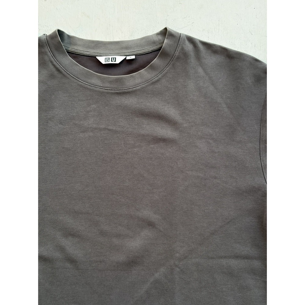 Men's Uniqlo T-Shirt Black Gray M Solid Essentials City Prep Classic Retro Blank